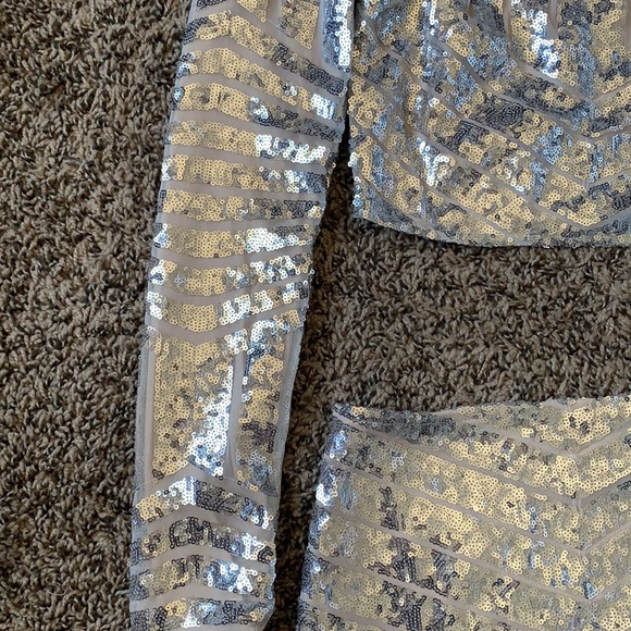 Sequin Crop Top Skirt Set - Picture 3 of 9